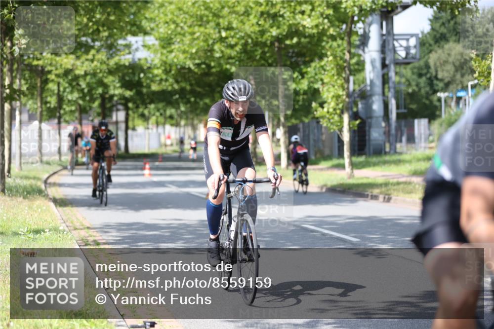 10.08.2025 - GEWOBA Citytriathlon Bremen Yannick Fuchs http://msf.ph/oto/8559159 10.08.2025 12:38:12 Radfahren 557, 618, 671, 761, 764, 782, 784, 825, 844, 853, 1018 meine-sportfotos.de