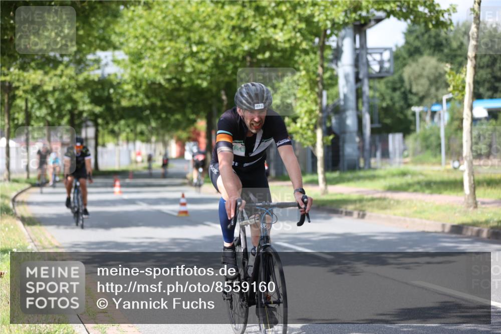 10.08.2025 - GEWOBA Citytriathlon Bremen Yannick Fuchs http://msf.ph/oto/8559160 10.08.2025 12:38:12 Radfahren 557, 618, 671, 761, 764, 782, 784, 825, 844, 853, 1018 meine-sportfotos.de