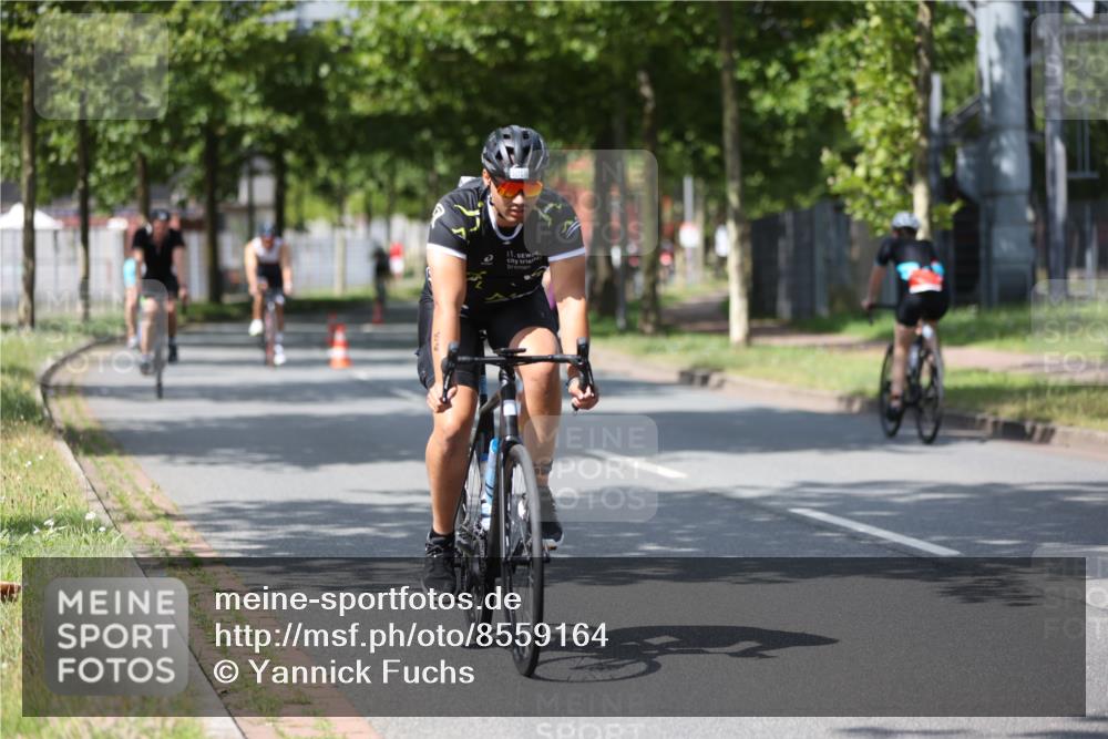 10.08.2025 - GEWOBA Citytriathlon Bremen Yannick Fuchs http://msf.ph/oto/8559164 10.08.2025 12:38:13 Radfahren 557, 671, 761, 764, 782, 784, 825, 844, 853, 1018 meine-sportfotos.de