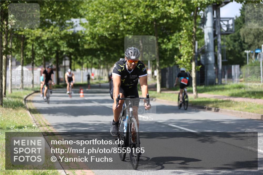 10.08.2025 - GEWOBA Citytriathlon Bremen Yannick Fuchs http://msf.ph/oto/8559165 10.08.2025 12:38:13 Radfahren 557, 671, 761, 764, 782, 784, 825, 844, 853, 1018 meine-sportfotos.de