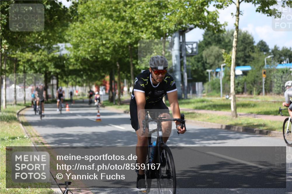 10.08.2025 - GEWOBA Citytriathlon Bremen Yannick Fuchs http://msf.ph/oto/8559167 10.08.2025 12:38:14 Radfahren 557, 671, 761, 764, 782, 784, 825, 844, 853, 1018 meine-sportfotos.de
