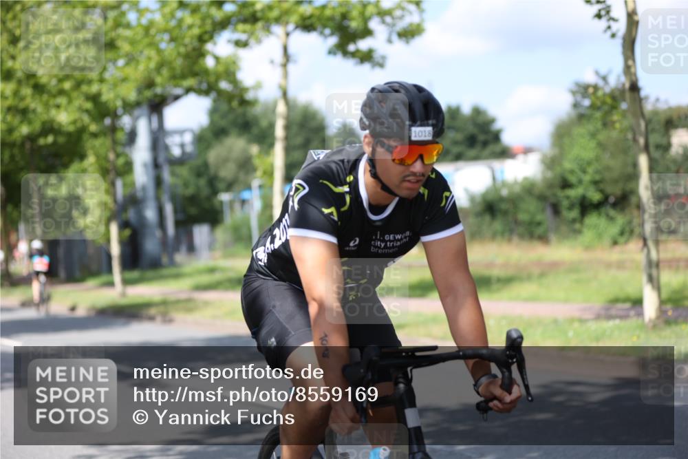 10.08.2025 - GEWOBA Citytriathlon Bremen Yannick Fuchs http://msf.ph/oto/8559169 10.08.2025 12:38:14 Radfahren 557, 671, 761, 764, 782, 784, 825, 844, 853, 1018 meine-sportfotos.de