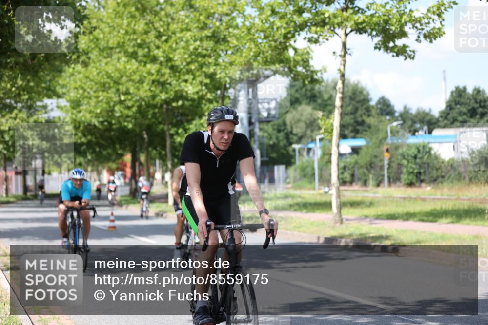 10.08.2025 - GEWOBA Citytriathlon Bremen Yannick Fuchs http://msf.ph/oto/8559175 10.08.2025 12:38:16 Radfahren 557, 671, 761, 764, 782, 784, 825, 844, 853, 1018 meine-sportfotos.de