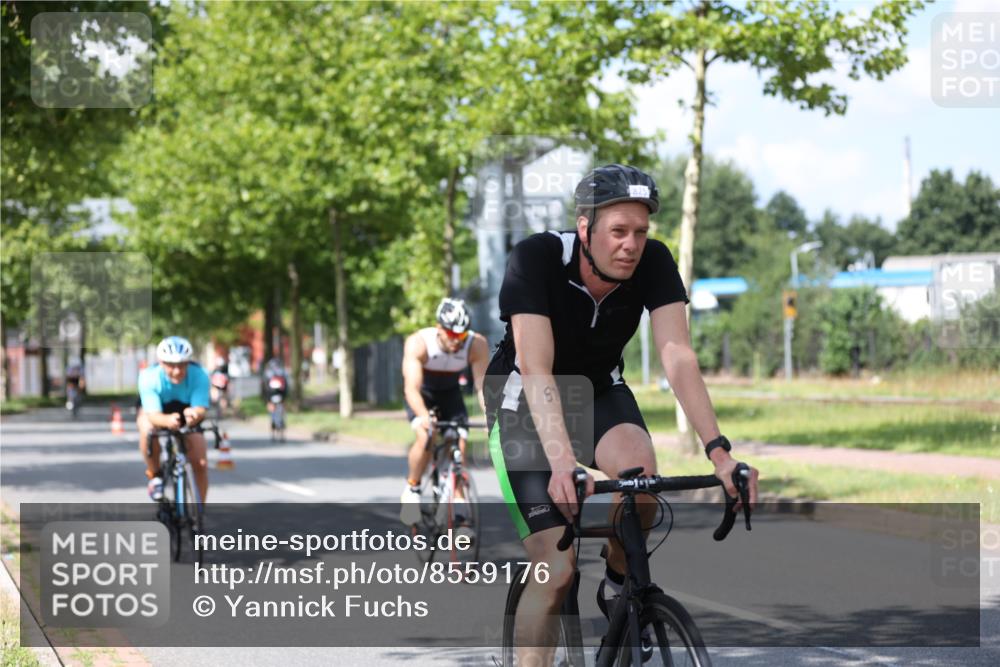 10.08.2025 - GEWOBA Citytriathlon Bremen Yannick Fuchs http://msf.ph/oto/8559176 10.08.2025 12:38:16 Radfahren 557, 671, 761, 764, 782, 784, 825, 844, 853, 1018 meine-sportfotos.de