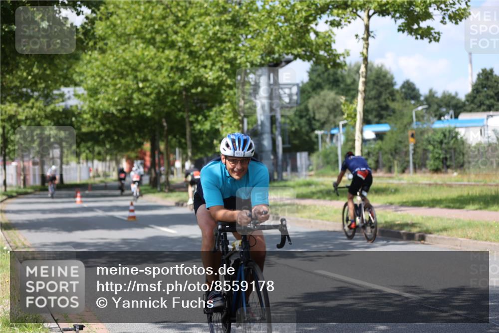 10.08.2025 - GEWOBA Citytriathlon Bremen Yannick Fuchs http://msf.ph/oto/8559178 10.08.2025 12:38:17 Radfahren 557, 671, 761, 764, 782, 784, 825, 844, 853, 1018 meine-sportfotos.de