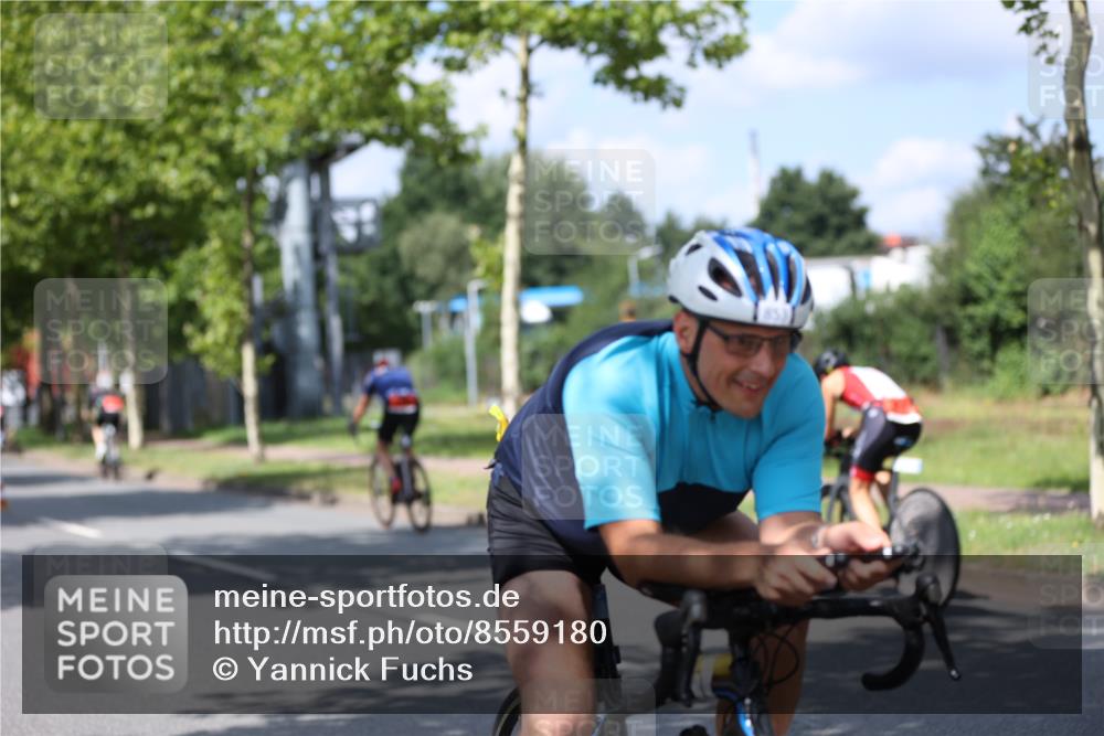 10.08.2025 - GEWOBA Citytriathlon Bremen Yannick Fuchs http://msf.ph/oto/8559180 10.08.2025 12:38:17 Radfahren 557, 671, 761, 764, 782, 784, 825, 844, 853, 1018 meine-sportfotos.de
