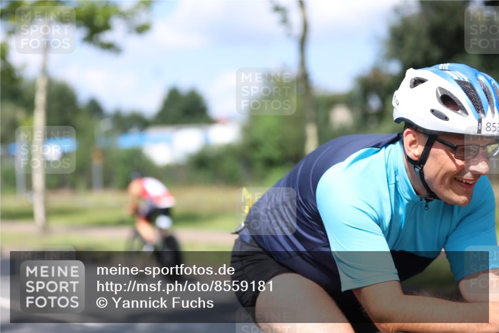 10.08.2025 - GEWOBA Citytriathlon Bremen Yannick Fuchs http://msf.ph/oto/8559181 10.08.2025 12:38:18 Radfahren 557, 671, 761, 764, 782, 784, 825, 844, 853, 1018 meine-sportfotos.de