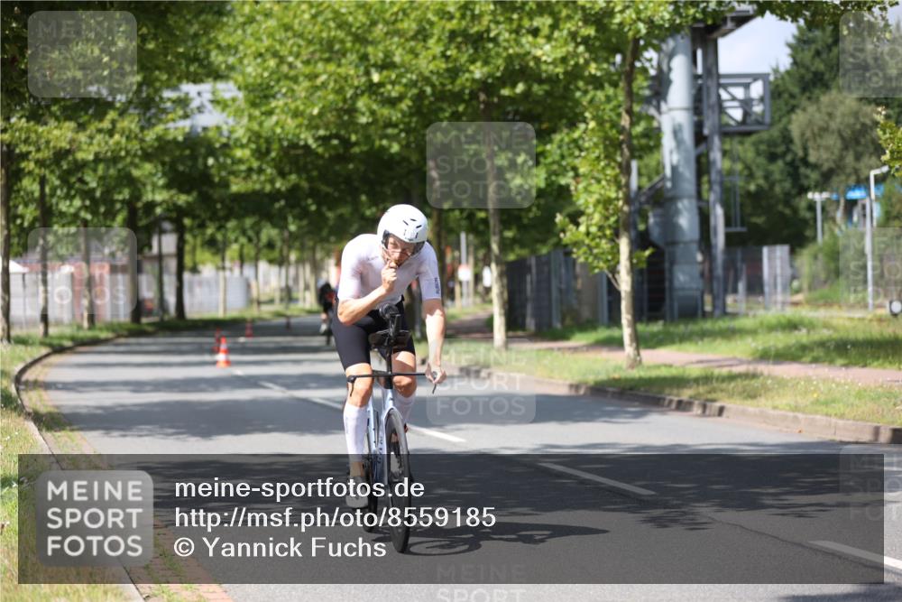 10.08.2025 - GEWOBA Citytriathlon Bremen Yannick Fuchs http://msf.ph/oto/8559185 10.08.2025 12:38:21 Radfahren 557, 671, 764, 782, 784, 825, 844, 853, 1018 meine-sportfotos.de