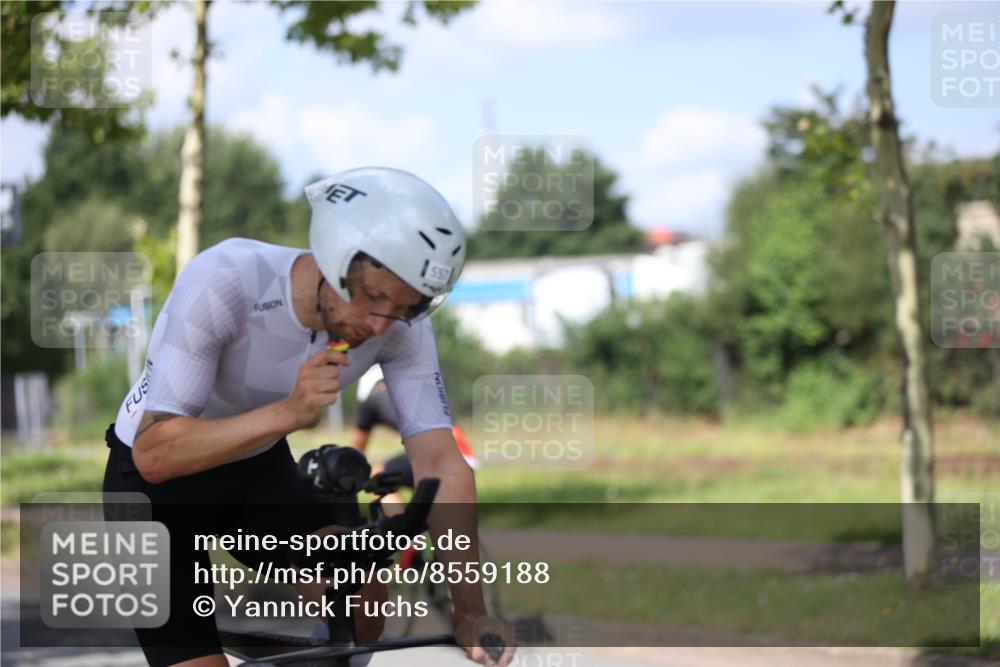 10.08.2025 - GEWOBA Citytriathlon Bremen Yannick Fuchs http://msf.ph/oto/8559188 10.08.2025 12:38:22 Radfahren 557, 671, 764, 784, 825, 844, 853, 1018 meine-sportfotos.de