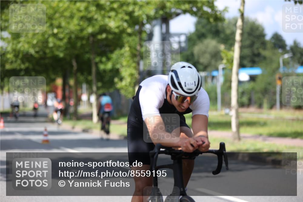 10.08.2025 - GEWOBA Citytriathlon Bremen Yannick Fuchs http://msf.ph/oto/8559195 10.08.2025 12:38:36 Radfahren 557, 634, 662, 740, 772, 797, 940 meine-sportfotos.de