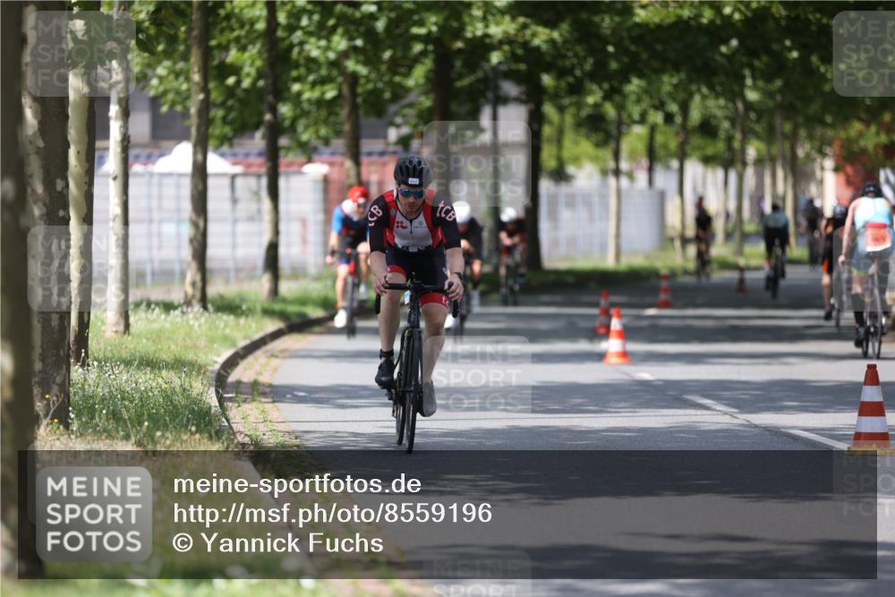 10.08.2025 - GEWOBA Citytriathlon Bremen Yannick Fuchs http://msf.ph/oto/8559196 10.08.2025 12:38:38 Radfahren 555, 634, 662, 740, 772, 797, 892, 940 meine-sportfotos.de