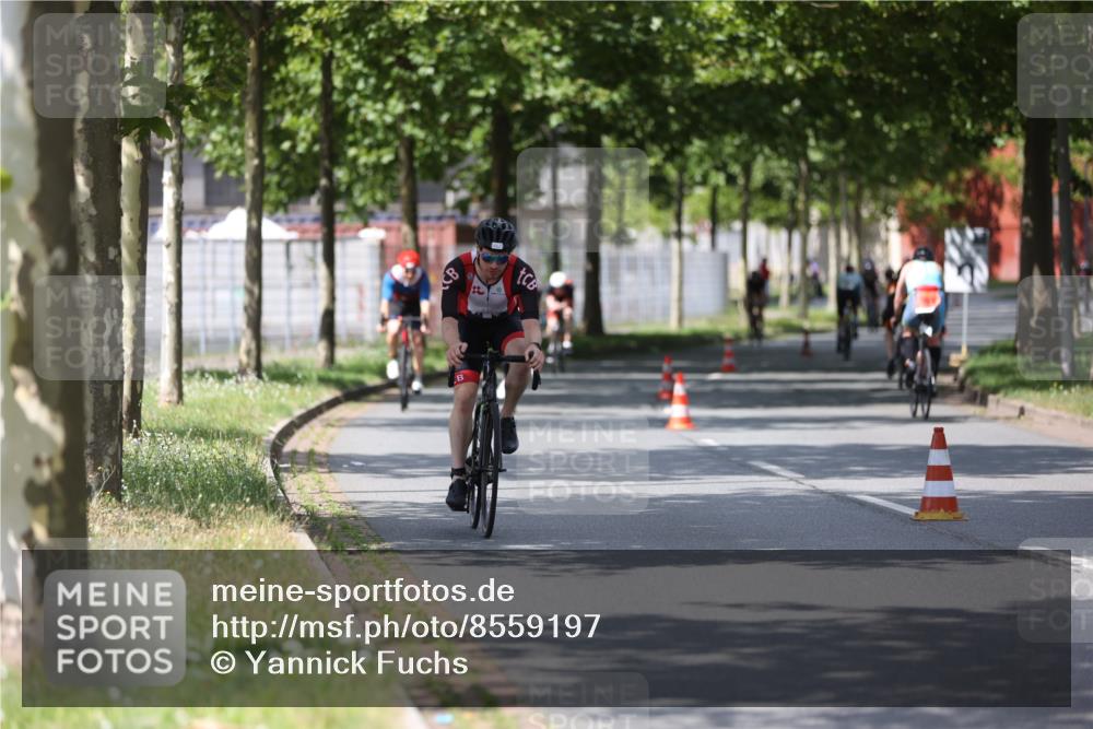 10.08.2025 - GEWOBA Citytriathlon Bremen Yannick Fuchs http://msf.ph/oto/8559197 10.08.2025 12:38:38 Radfahren 555, 634, 662, 740, 772, 797, 892, 940 meine-sportfotos.de