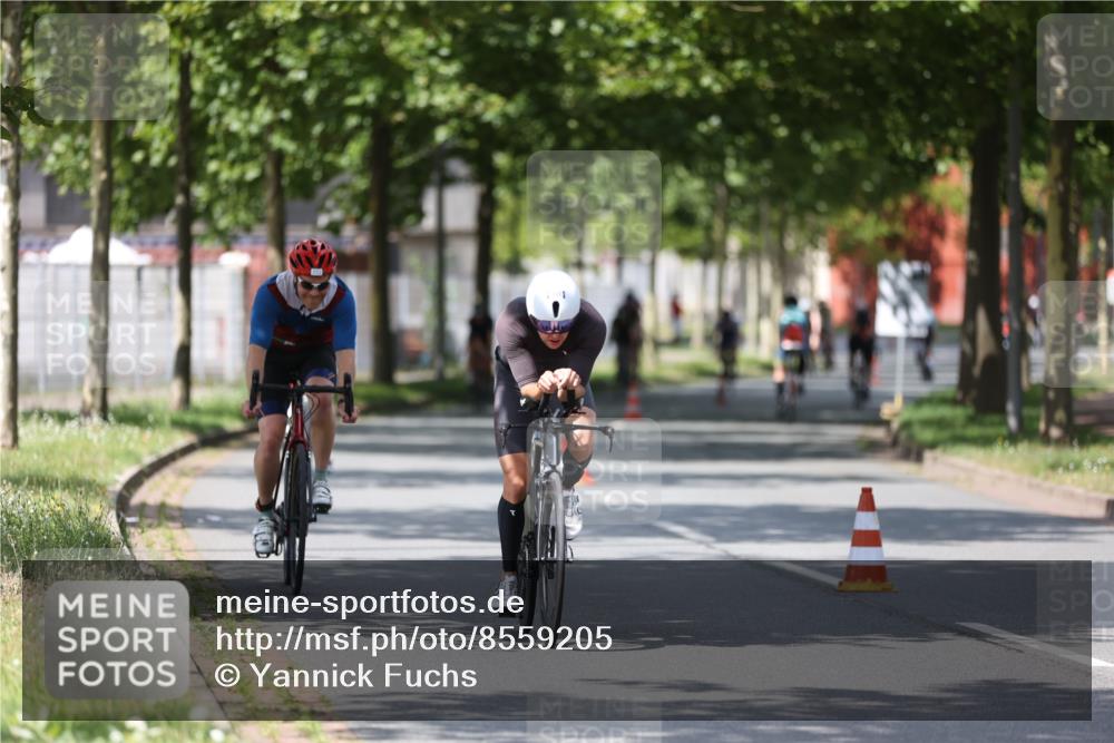 10.08.2025 - GEWOBA Citytriathlon Bremen Yannick Fuchs http://msf.ph/oto/8559205 10.08.2025 12:38:41 Radfahren 555, 634, 662, 740, 762, 772, 797, 892, 940, 1019 meine-sportfotos.de