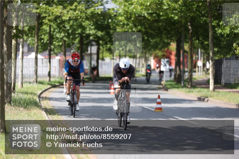 10.08.2025 - GEWOBA Citytriathlon Bremen Yannick Fuchs http://msf.ph/oto/8559207 10.08.2025 12:38:41 Radfahren 555, 634, 662, 740, 762, 772, 797, 892, 940, 1019 meine-sportfotos.de