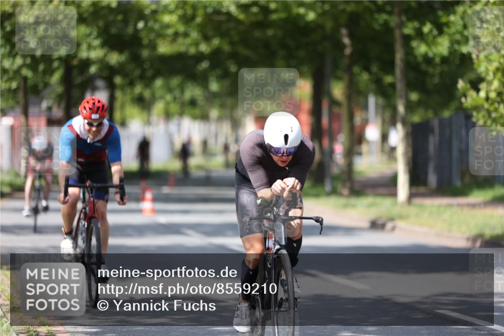 10.08.2025 - GEWOBA Citytriathlon Bremen Yannick Fuchs http://msf.ph/oto/8559210 10.08.2025 12:38:42 Radfahren 555, 634, 662, 720, 740, 762, 772, 797, 892, 940, 1019 meine-sportfotos.de
