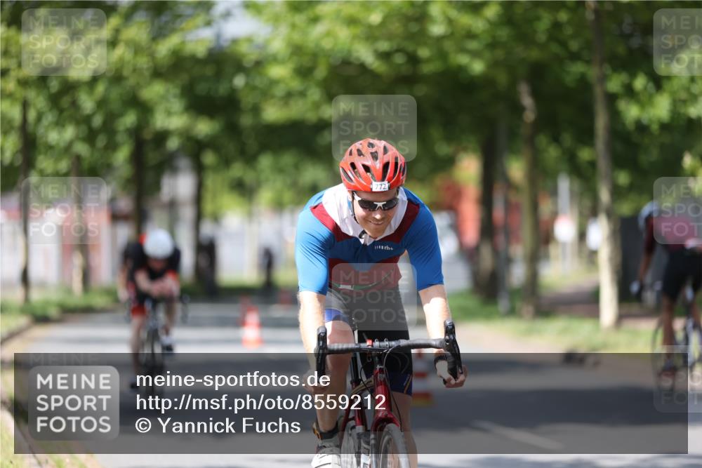 10.08.2025 - GEWOBA Citytriathlon Bremen Yannick Fuchs http://msf.ph/oto/8559212 10.08.2025 12:38:42 Radfahren 555, 634, 662, 720, 740, 762, 772, 797, 892, 940, 1019 meine-sportfotos.de