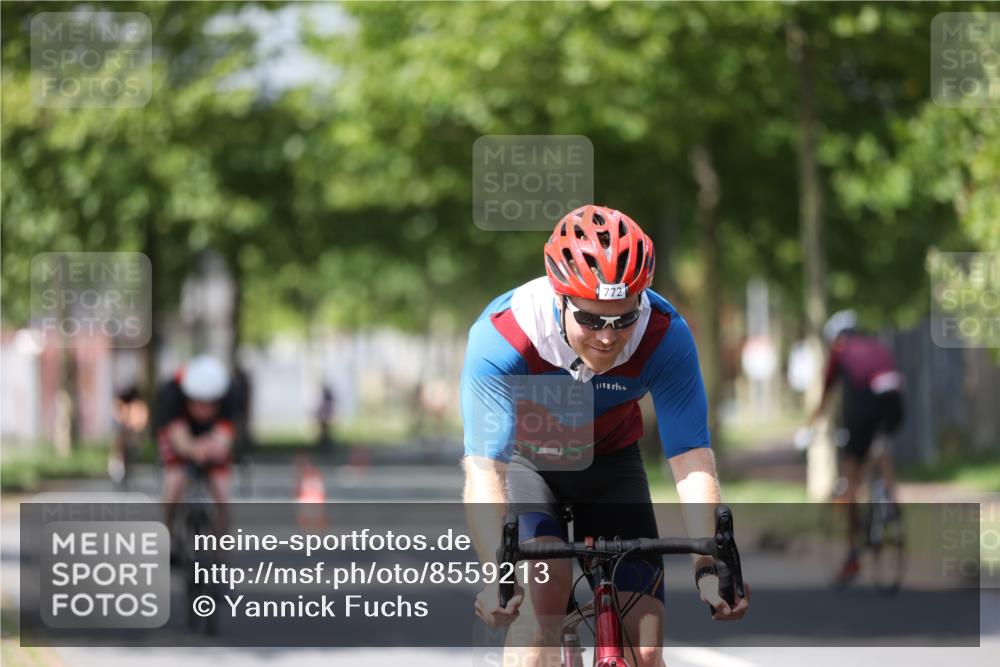 10.08.2025 - GEWOBA Citytriathlon Bremen Yannick Fuchs http://msf.ph/oto/8559213 10.08.2025 12:38:43 Radfahren 555, 634, 662, 720, 740, 762, 772, 797, 892, 940, 1019 meine-sportfotos.de