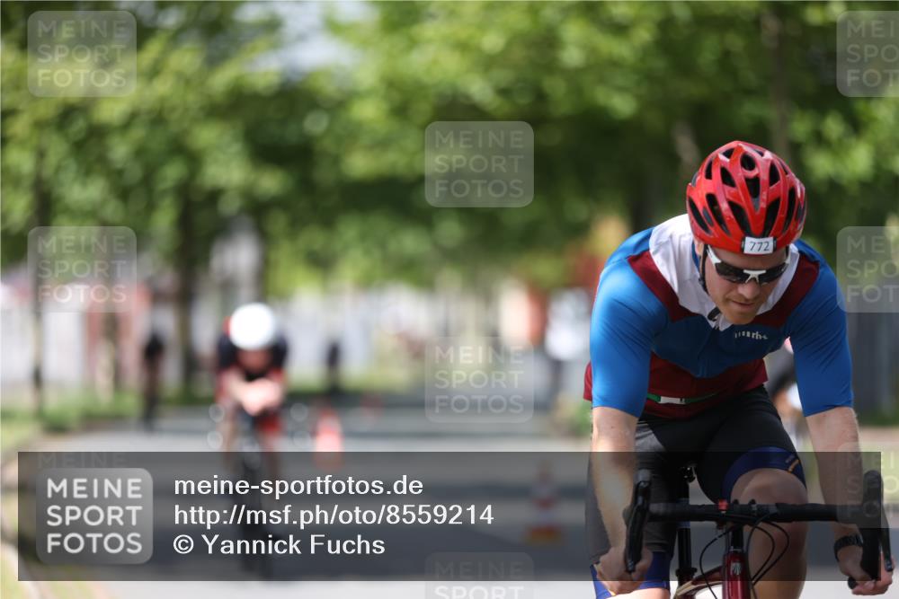 10.08.2025 - GEWOBA Citytriathlon Bremen Yannick Fuchs http://msf.ph/oto/8559214 10.08.2025 12:38:43 Radfahren 555, 634, 662, 720, 740, 762, 772, 797, 892, 940, 1019 meine-sportfotos.de