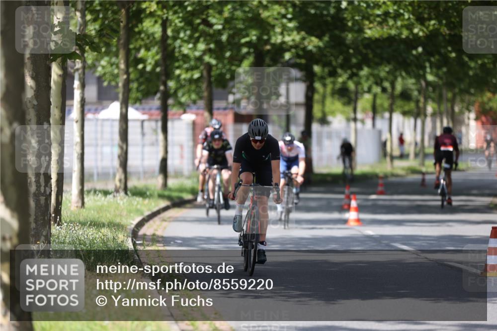 10.08.2025 - GEWOBA Citytriathlon Bremen Yannick Fuchs http://msf.ph/oto/8559220 10.08.2025 12:38:46 Radfahren 555, 634, 662, 720, 740, 762, 772, 797, 892, 940, 1019 meine-sportfotos.de