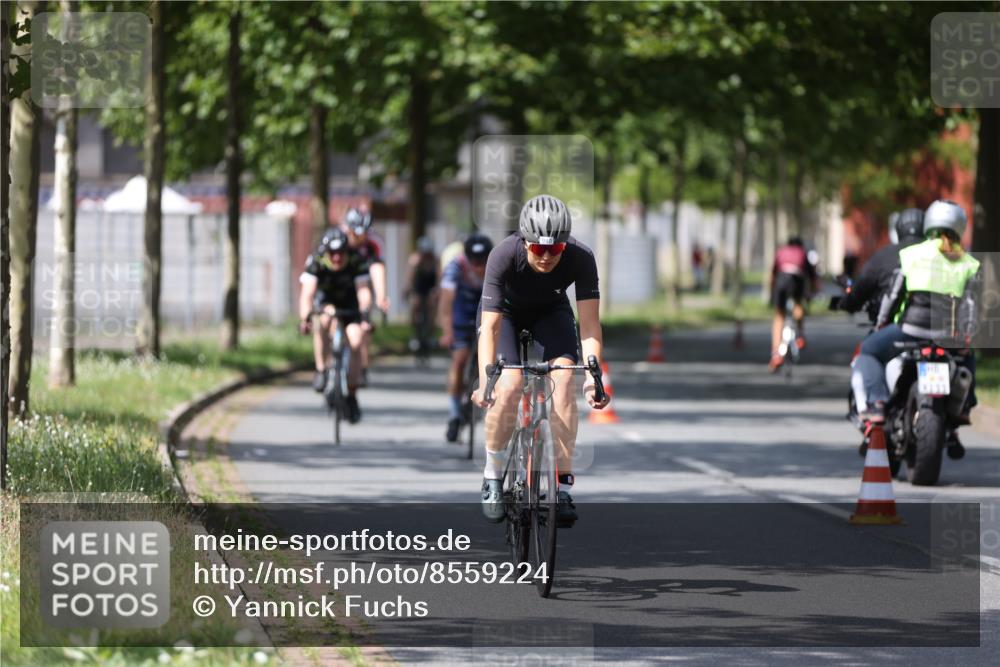 10.08.2025 - GEWOBA Citytriathlon Bremen Yannick Fuchs http://msf.ph/oto/8559224 10.08.2025 12:38:47 Radfahren 555, 634, 662, 720, 740, 762, 772, 797, 892, 940, 1019 meine-sportfotos.de