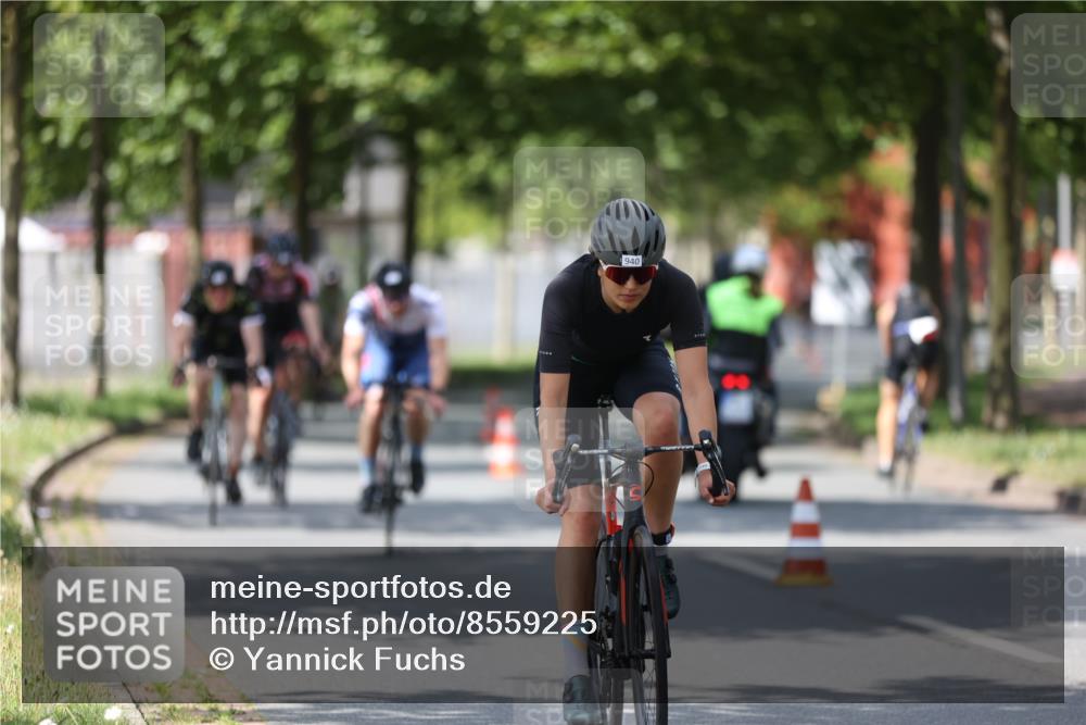 10.08.2025 - GEWOBA Citytriathlon Bremen Yannick Fuchs http://msf.ph/oto/8559225 10.08.2025 12:38:47 Radfahren 555, 634, 662, 720, 740, 762, 772, 797, 892, 940, 1019 meine-sportfotos.de