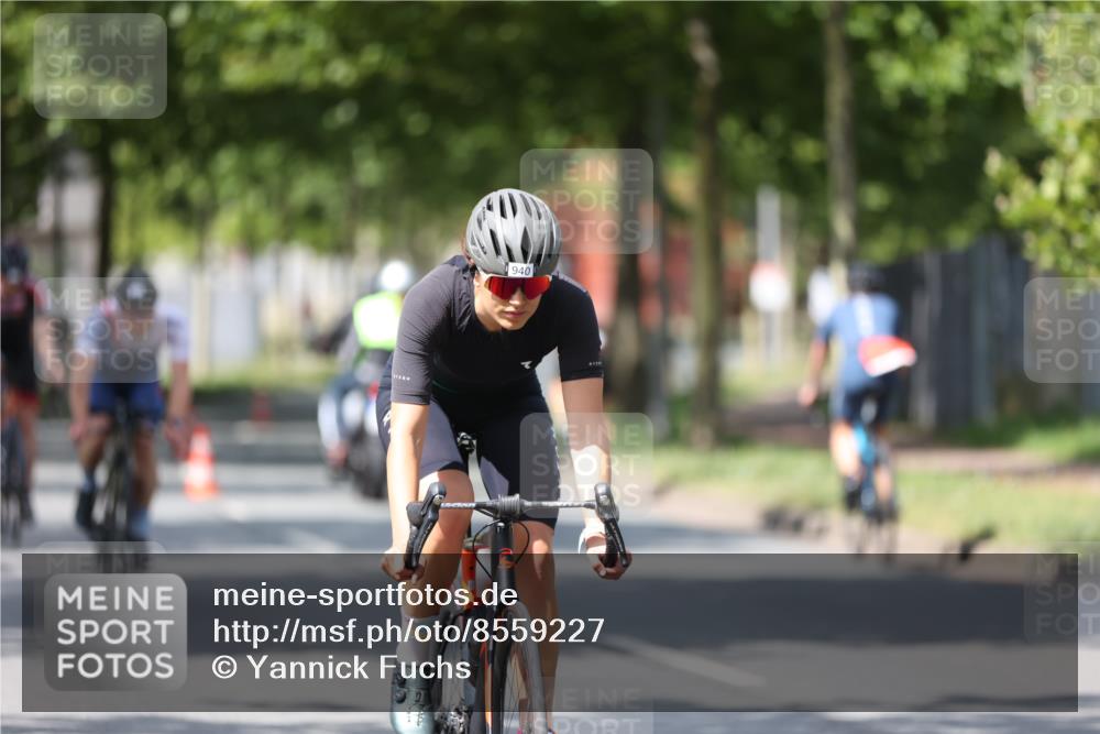 10.08.2025 - GEWOBA Citytriathlon Bremen Yannick Fuchs http://msf.ph/oto/8559227 10.08.2025 12:38:48 Radfahren 555, 634, 662, 720, 740, 762, 772, 797, 892, 940, 978, 1019 meine-sportfotos.de