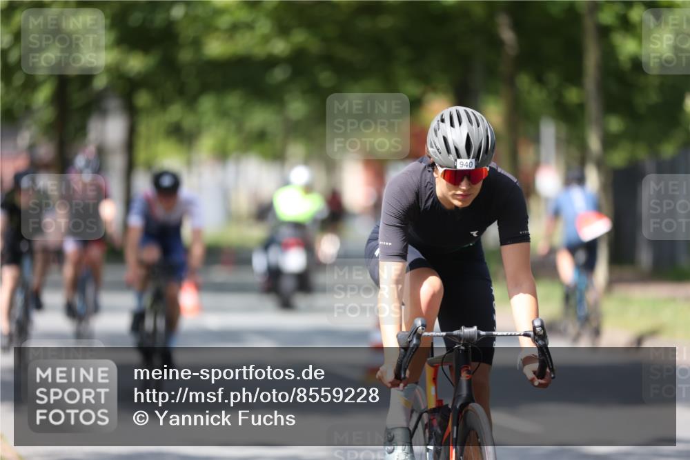 10.08.2025 - GEWOBA Citytriathlon Bremen Yannick Fuchs http://msf.ph/oto/8559228 10.08.2025 12:38:48 Radfahren 555, 634, 662, 720, 740, 762, 772, 797, 892, 940, 978, 1019 meine-sportfotos.de