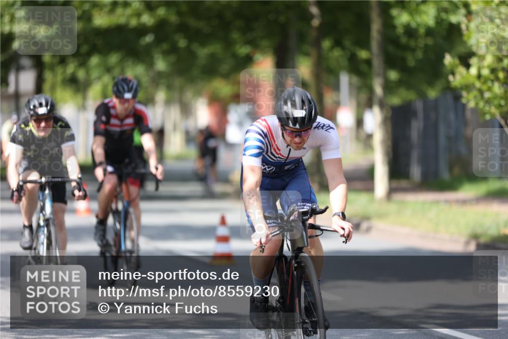 10.08.2025 - GEWOBA Citytriathlon Bremen Yannick Fuchs http://msf.ph/oto/8559230 10.08.2025 12:38:49 Radfahren 555, 634, 662, 720, 740, 762, 772, 797, 892, 940, 978, 1019 meine-sportfotos.de