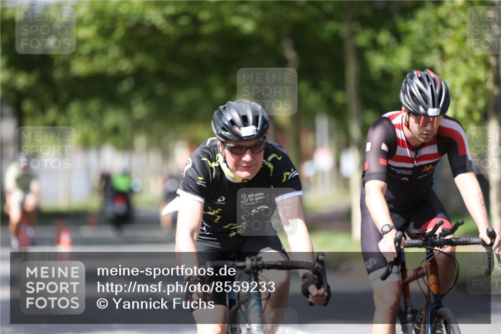10.08.2025 - GEWOBA Citytriathlon Bremen Yannick Fuchs http://msf.ph/oto/8559233 10.08.2025 12:38:50 Radfahren 555, 634, 662, 720, 740, 762, 772, 797, 892, 940, 978, 1019 meine-sportfotos.de