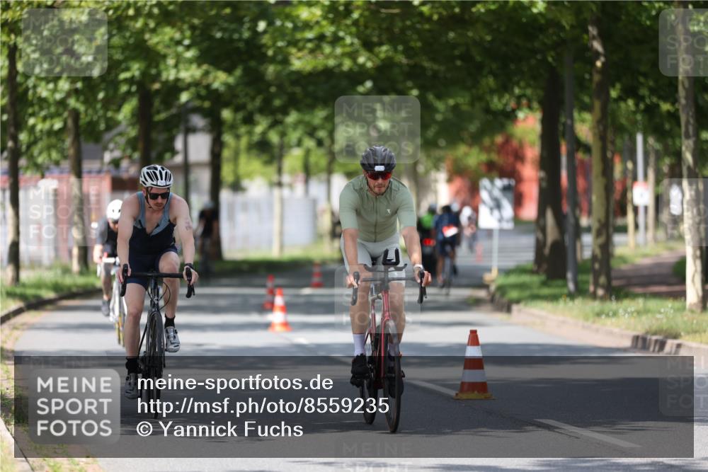 10.08.2025 - GEWOBA Citytriathlon Bremen Yannick Fuchs http://msf.ph/oto/8559235 10.08.2025 12:38:52 Radfahren 555, 662, 720, 740, 762, 772, 797, 892, 940, 969, 978, 1019 meine-sportfotos.de