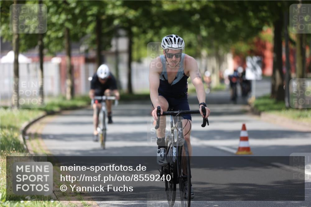 10.08.2025 - GEWOBA Citytriathlon Bremen Yannick Fuchs http://msf.ph/oto/8559240 10.08.2025 12:38:53 Radfahren 555, 658, 662, 720, 740, 762, 772, 797, 892, 940, 969, 978, 1019 meine-sportfotos.de