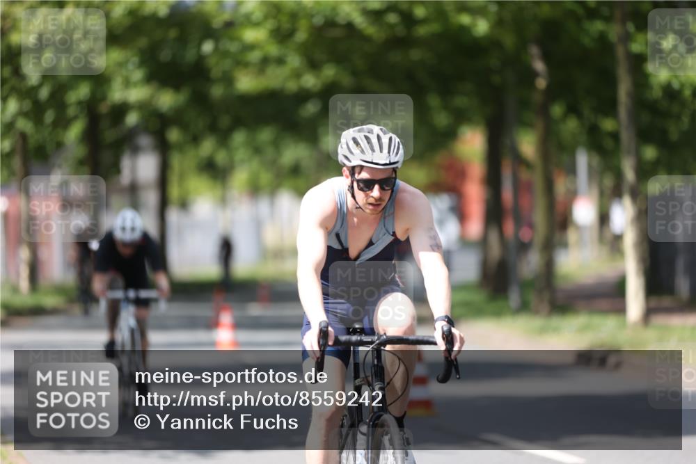 10.08.2025 - GEWOBA Citytriathlon Bremen Yannick Fuchs http://msf.ph/oto/8559242 10.08.2025 12:38:53 Radfahren 555, 658, 662, 720, 740, 762, 772, 797, 892, 940, 969, 978, 1019 meine-sportfotos.de