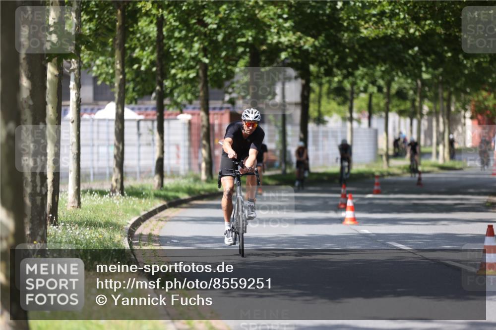 10.08.2025 - GEWOBA Citytriathlon Bremen Yannick Fuchs http://msf.ph/oto/8559251 10.08.2025 12:38:56 Radfahren 555, 658, 720, 740, 762, 772, 797, 892, 940, 969, 978, 1019 meine-sportfotos.de