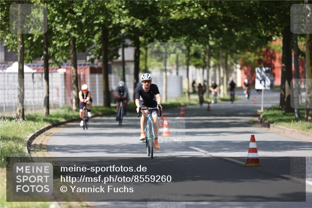 10.08.2025 - GEWOBA Citytriathlon Bremen Yannick Fuchs http://msf.ph/oto/8559260 10.08.2025 12:38:59 Radfahren 555, 658, 720, 740, 762, 892, 900, 940, 969, 978, 1019 meine-sportfotos.de