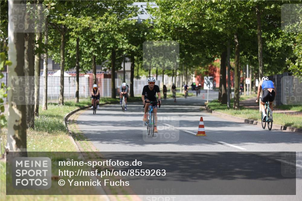 10.08.2025 - GEWOBA Citytriathlon Bremen Yannick Fuchs http://msf.ph/oto/8559263 10.08.2025 12:39:00 Radfahren 555, 658, 720, 762, 892, 900, 940, 969, 978, 1019 meine-sportfotos.de