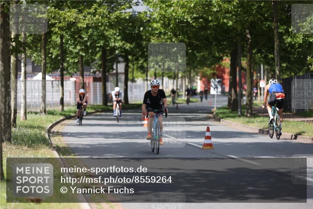 10.08.2025 - GEWOBA Citytriathlon Bremen Yannick Fuchs http://msf.ph/oto/8559264 10.08.2025 12:39:00 Radfahren 555, 658, 720, 762, 892, 900, 940, 969, 978, 1019 meine-sportfotos.de