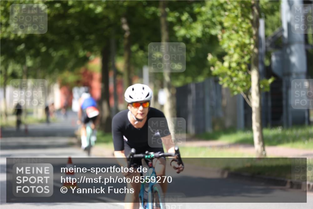 10.08.2025 - GEWOBA Citytriathlon Bremen Yannick Fuchs http://msf.ph/oto/8559270 10.08.2025 12:39:01 Radfahren 555, 658, 696, 720, 762, 892, 900, 940, 969, 978, 1019 meine-sportfotos.de