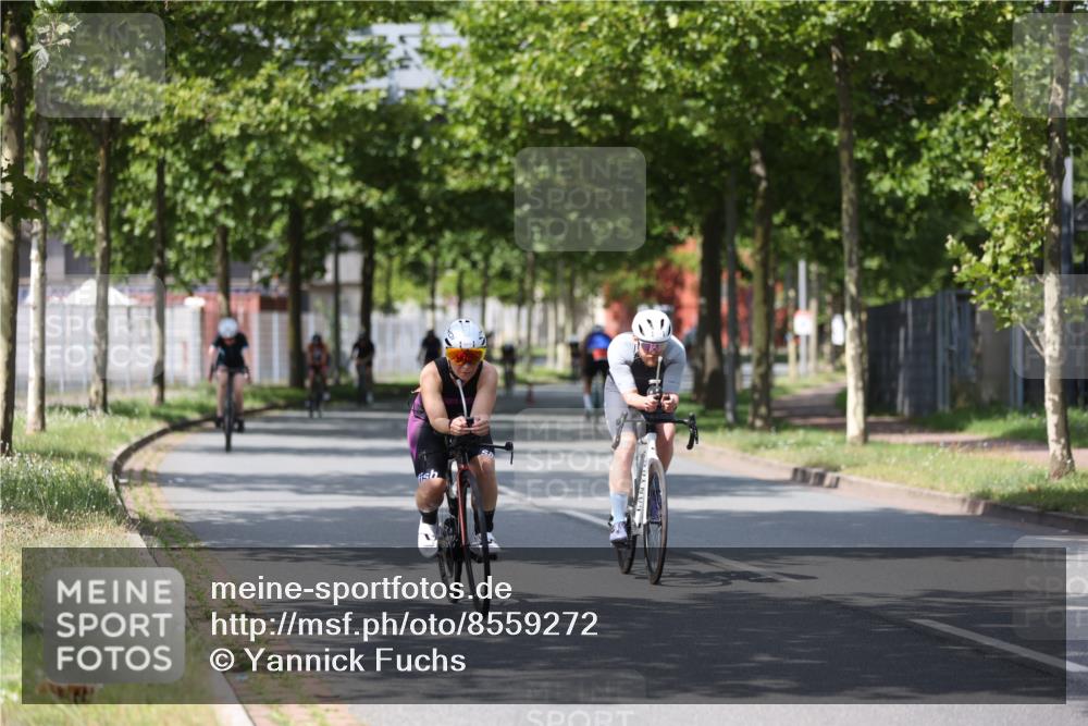 10.08.2025 - GEWOBA Citytriathlon Bremen Yannick Fuchs http://msf.ph/oto/8559272 10.08.2025 12:39:03 Radfahren 555, 658, 696, 720, 729, 762, 892, 900, 969, 978, 1019 meine-sportfotos.de