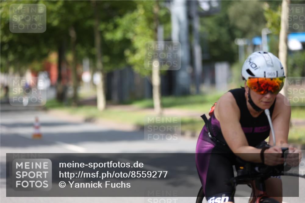 10.08.2025 - GEWOBA Citytriathlon Bremen Yannick Fuchs http://msf.ph/oto/8559277 10.08.2025 12:39:04 Radfahren 658, 696, 720, 729, 762, 900, 969, 978, 1019 meine-sportfotos.de