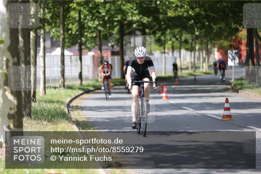 10.08.2025 - GEWOBA Citytriathlon Bremen Yannick Fuchs http://msf.ph/oto/8559279 10.08.2025 12:39:06 Radfahren 658, 696, 709, 720, 729, 900, 969, 978, 1006, 1019 meine-sportfotos.de