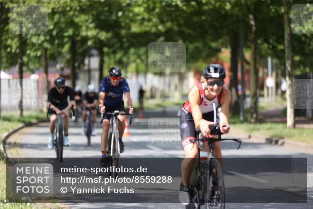 10.08.2025 - GEWOBA Citytriathlon Bremen Yannick Fuchs http://msf.ph/oto/8559288 10.08.2025 12:39:09 Radfahren 658, 696, 709, 729, 900, 969, 978, 1006 meine-sportfotos.de