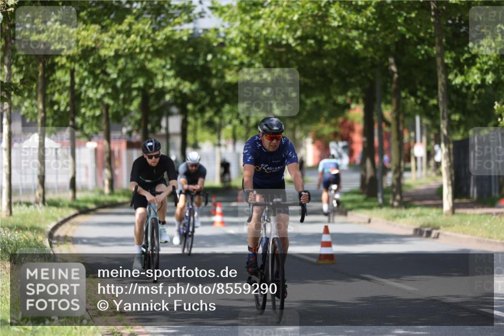 10.08.2025 - GEWOBA Citytriathlon Bremen Yannick Fuchs http://msf.ph/oto/8559290 10.08.2025 12:39:10 Radfahren 658, 696, 709, 729, 900, 969, 978, 1006 meine-sportfotos.de