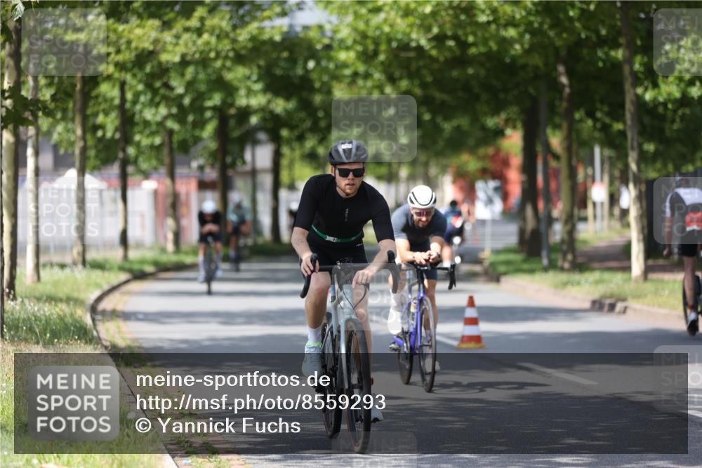 10.08.2025 - GEWOBA Citytriathlon Bremen Yannick Fuchs http://msf.ph/oto/8559293 10.08.2025 12:39:10 Radfahren 658, 696, 709, 729, 900, 969, 978, 1006 meine-sportfotos.de
