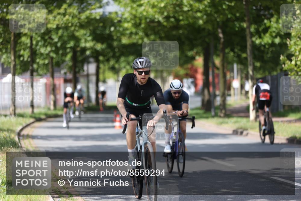 10.08.2025 - GEWOBA Citytriathlon Bremen Yannick Fuchs http://msf.ph/oto/8559294 10.08.2025 12:39:11 Radfahren 658, 696, 709, 729, 900, 969, 978, 1006 meine-sportfotos.de