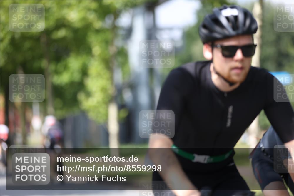 10.08.2025 - GEWOBA Citytriathlon Bremen Yannick Fuchs http://msf.ph/oto/8559298 10.08.2025 12:39:12 Radfahren 658, 696, 709, 729, 758, 900, 969, 978, 1006 meine-sportfotos.de