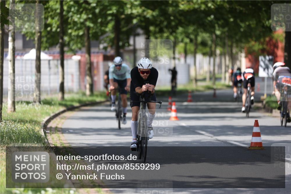 10.08.2025 - GEWOBA Citytriathlon Bremen Yannick Fuchs http://msf.ph/oto/8559299 10.08.2025 12:39:13 Radfahren 658, 696, 709, 729, 758, 900, 969, 978, 1006 meine-sportfotos.de