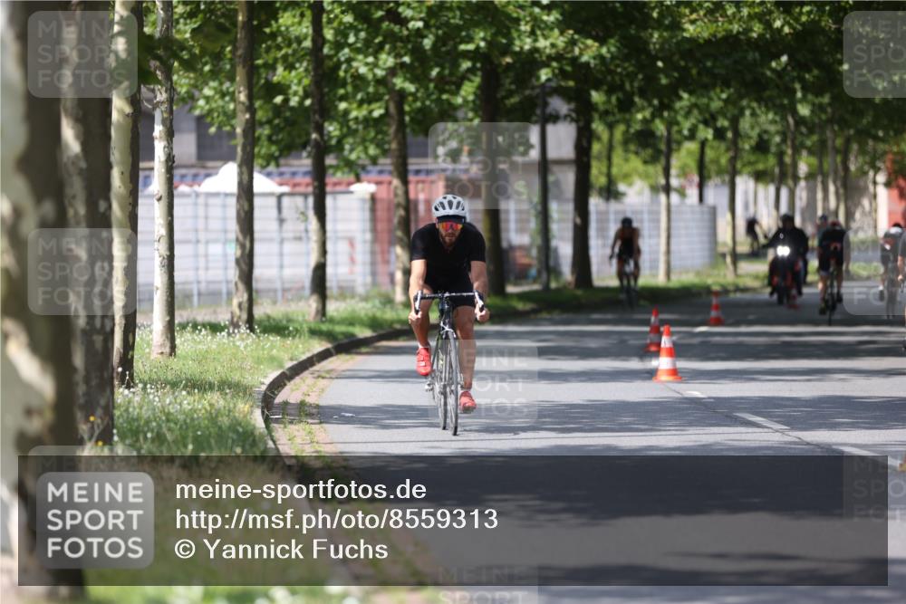 10.08.2025 - GEWOBA Citytriathlon Bremen Yannick Fuchs http://msf.ph/oto/8559313 10.08.2025 12:39:16 Radfahren 658, 696, 709, 729, 758, 869, 900, 969, 1006 meine-sportfotos.de