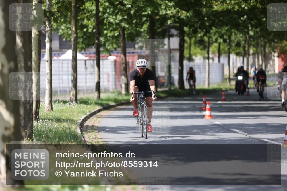 10.08.2025 - GEWOBA Citytriathlon Bremen Yannick Fuchs http://msf.ph/oto/8559314 10.08.2025 12:39:16 Radfahren 658, 696, 709, 729, 758, 869, 900, 969, 1006 meine-sportfotos.de