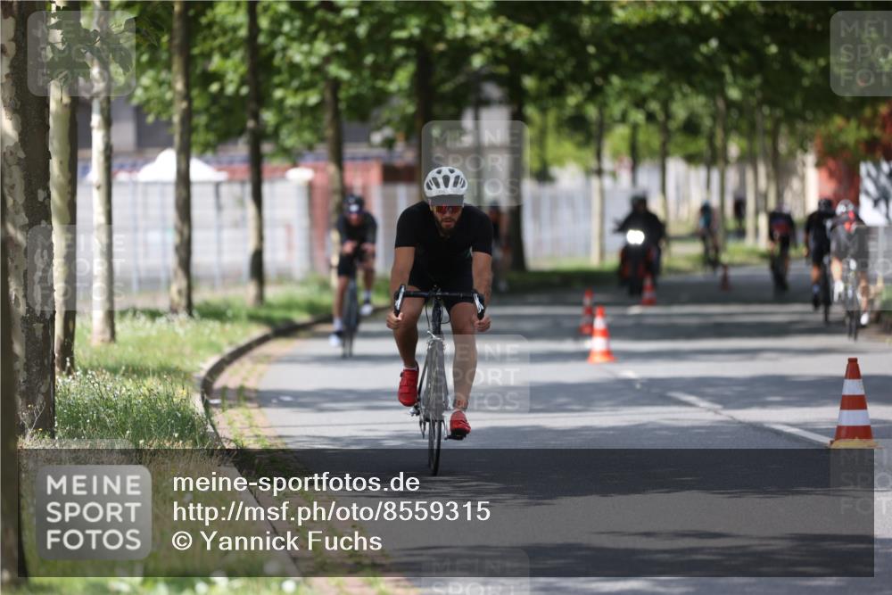 10.08.2025 - GEWOBA Citytriathlon Bremen Yannick Fuchs http://msf.ph/oto/8559315 10.08.2025 12:39:17 Radfahren 658, 696, 709, 729, 758, 869, 900, 969, 1006 meine-sportfotos.de