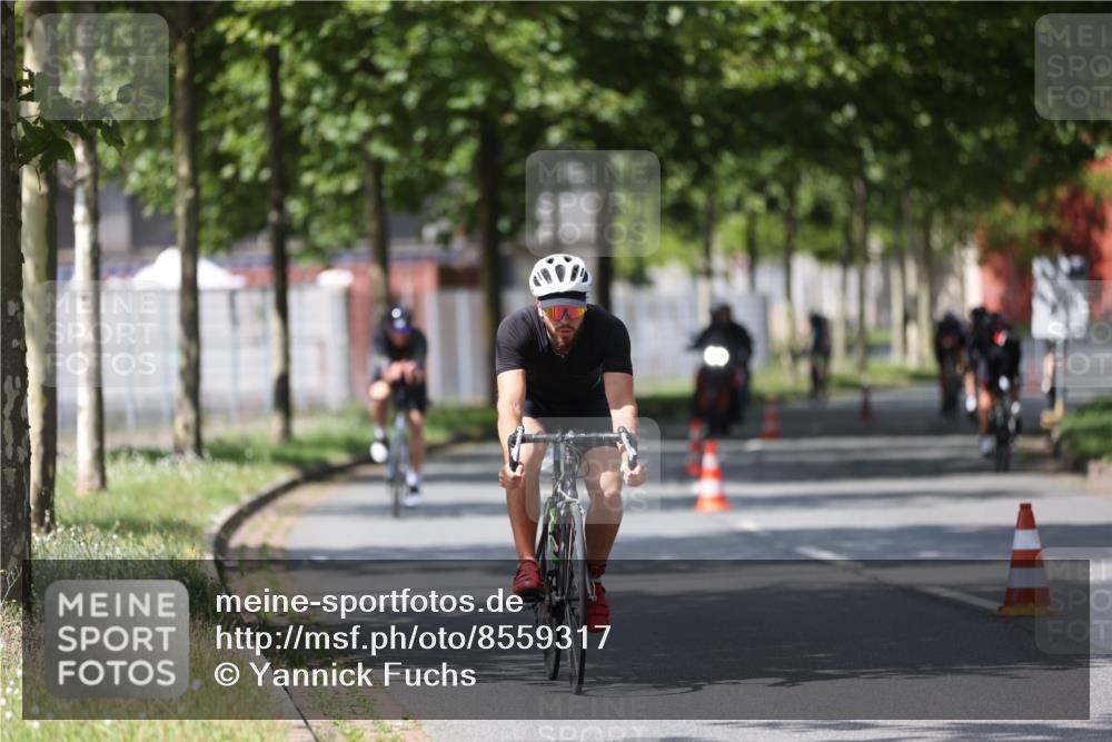 10.08.2025 - GEWOBA Citytriathlon Bremen Yannick Fuchs http://msf.ph/oto/8559317 10.08.2025 12:39:17 Radfahren 658, 696, 709, 729, 758, 869, 900, 969, 1006 meine-sportfotos.de